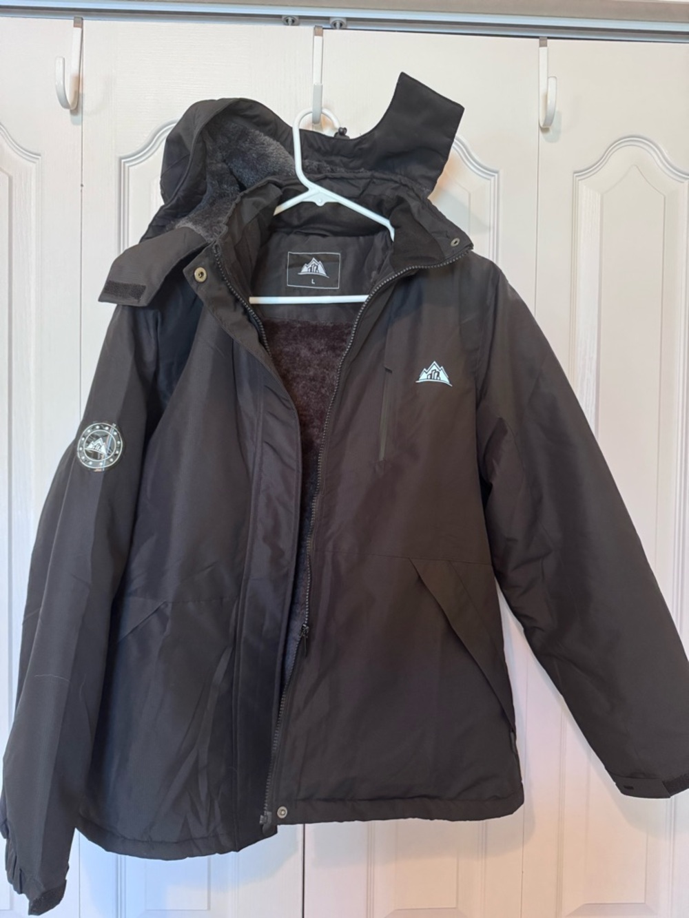 Women’s Black Insulated Hooded Jacket
